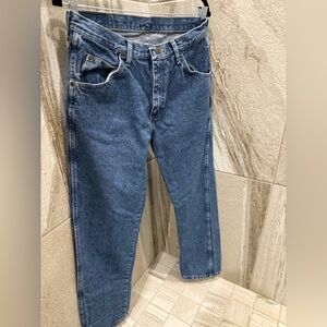 Wrangler Relaxed Fit Blue Jeans | 32 X 32
REGULAR FIT